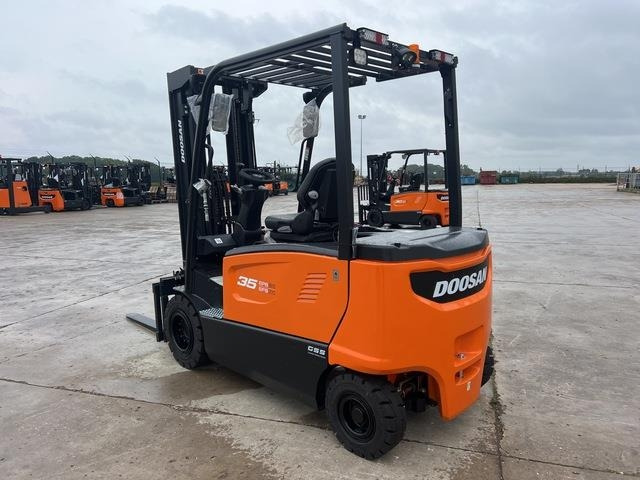 Doosan B35X-7 PLUS - Електричен вилушкар: слика 2 Doosan B35X-7 PLUS - Електричен вилушкар: слика 2