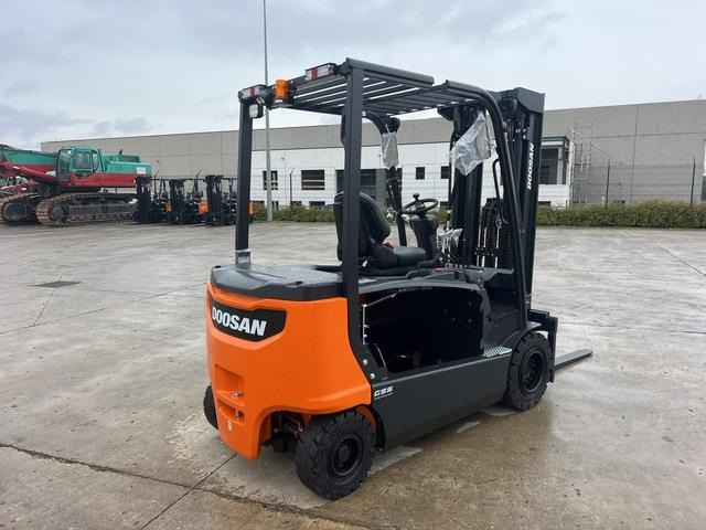Doosan B35X-7 PLUS - Електричен вилушкар: слика 3 Doosan B35X-7 PLUS - Електричен вилушкар: слика 3