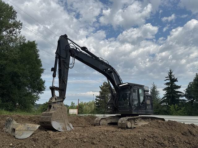 Hitachi ZX225USLC-6 - Багер гасеничар: слика 1 Hitachi ZX225USLC-6 - Багер гасеничар: слика 1