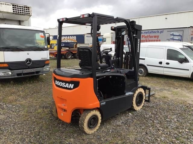 Doosan B25X-7 PLUS - Електричен вилушкар: слика 3 Doosan B25X-7 PLUS - Електричен вилушкар: слика 3