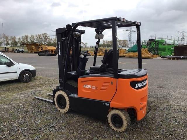 Doosan B25X-7 PLUS - Електричен вилушкар: слика 2 Doosan B25X-7 PLUS - Електричен вилушкар: слика 2
