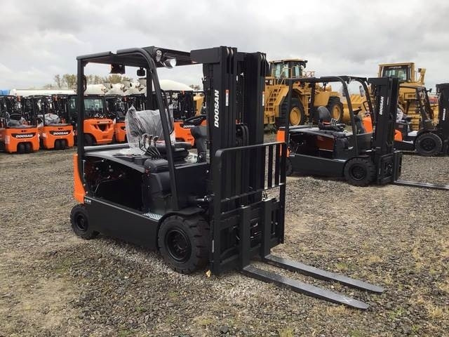 Doosan B30X-7 PLUS - Електричен вилушкар: слика 4 Doosan B30X-7 PLUS - Електричен вилушкар: слика 4
