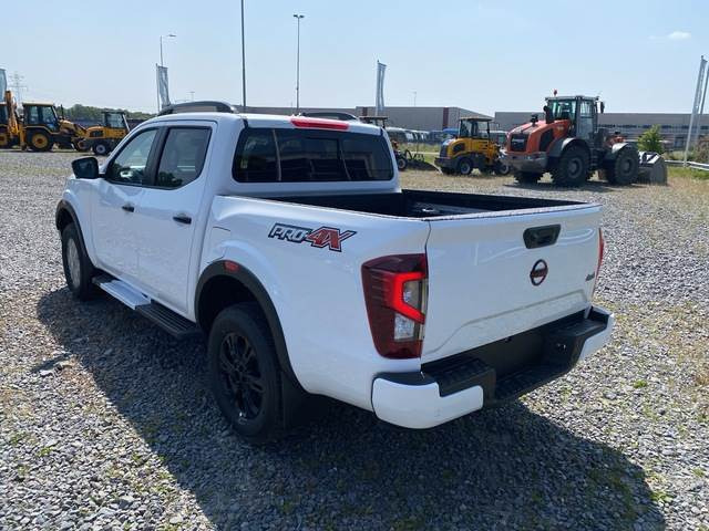 Nissan Navara - Комбе: слика 2 Nissan Navara - Комбе: слика 2