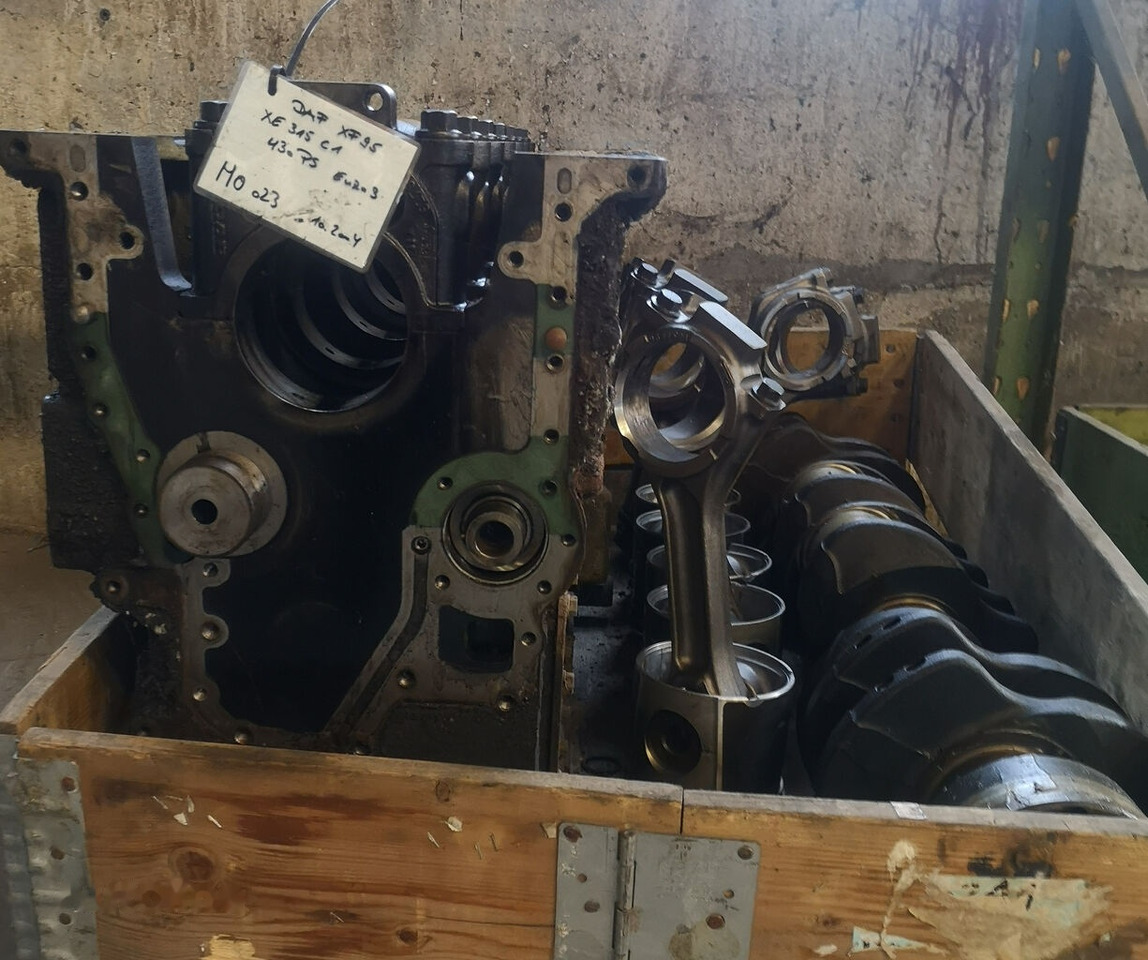 DAF Ersatztteile 0281010045 DAF XF 95 - Блок на цилиндерот за Камион: слика 1 DAF Ersatztteile 0281010045 DAF XF 95 - Блок на цилиндерот за Камион: слика 1