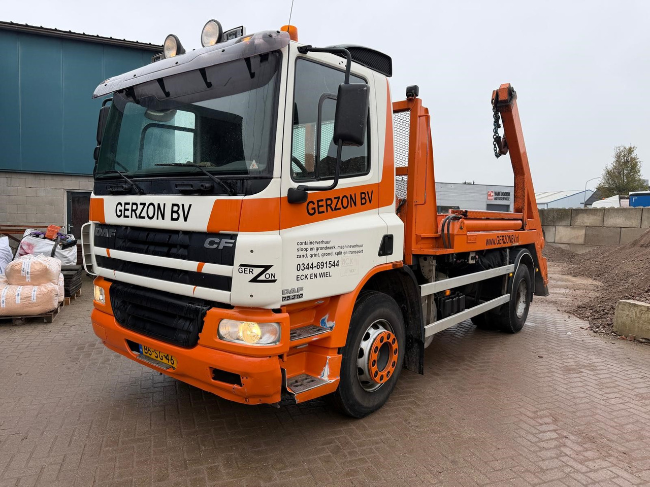 DAF CF 75.310 - Камион за подигање контејнери: слика 1 DAF CF 75.310 - Камион за подигање контејнери: слика 1
