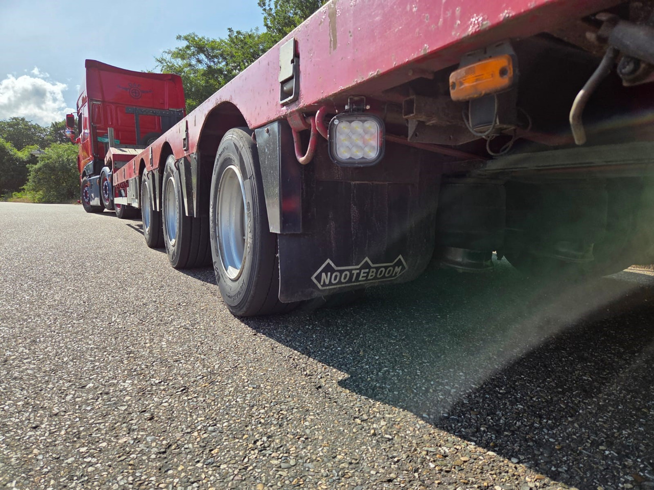 DAF XF 460 FTG 6x2 Super Spacecab + Nooteboom semi-dieplader - Камион со кабинска шасија: слика 5 DAF XF 460 FTG 6x2 Super Spacecab + Nooteboom semi-dieplader - Камион со кабинска шасија: слика 5