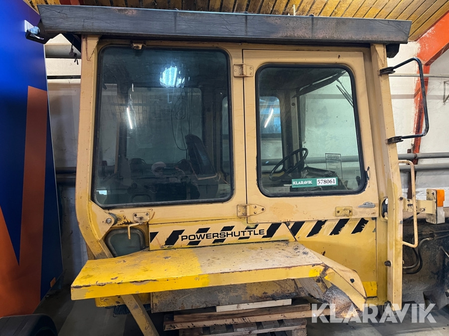 Førerhus Massey Ferguson 50 - Ровокопач: слика 1 Førerhus Massey Ferguson 50 - Ровокопач: слика 1