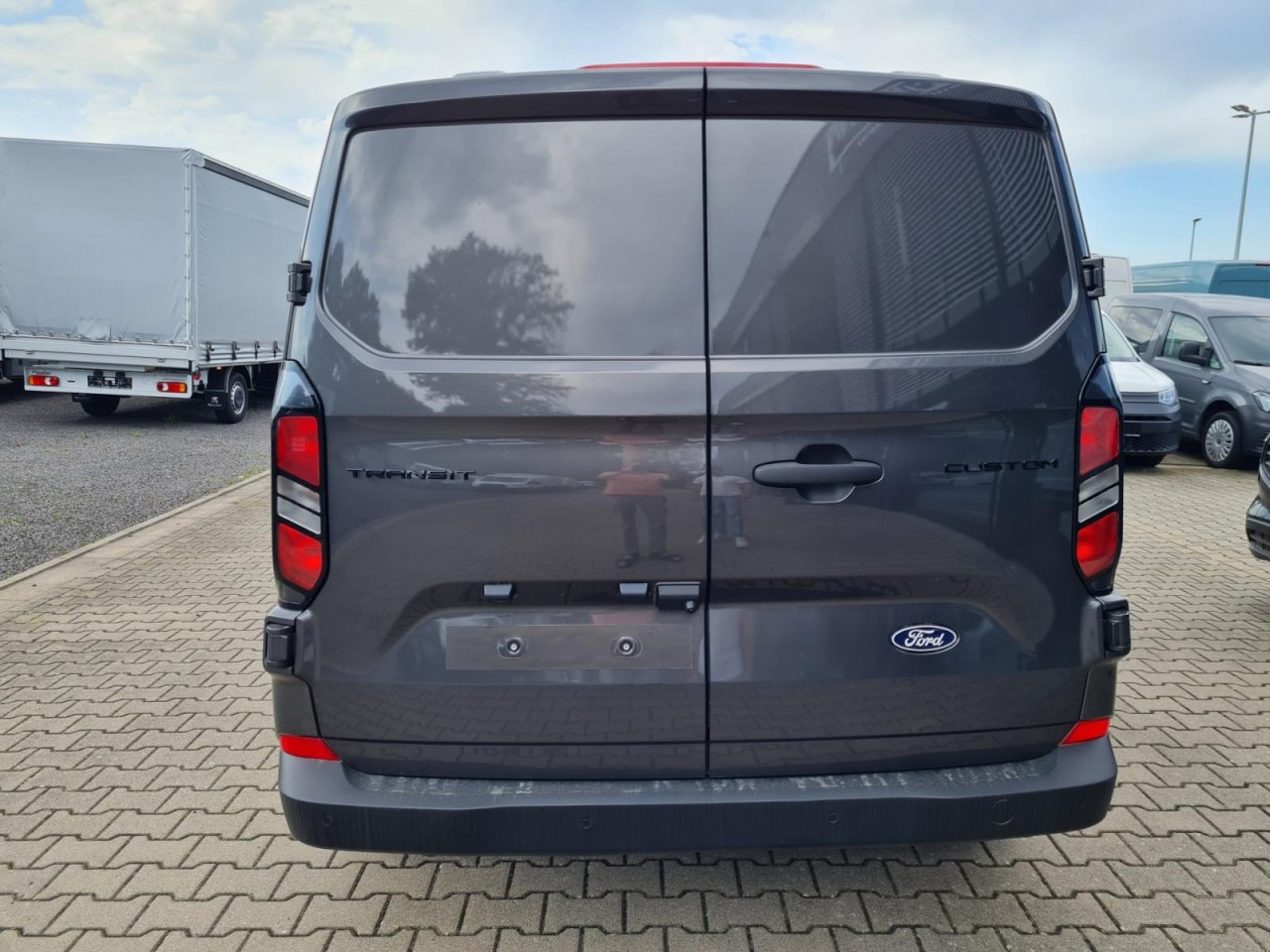 Ford Custom Kasten 320 L2 Trend Doka 5-Sitze KAMERA TEMPO - Мало комбе, Комби со двојна кабина: слика 5 Ford Custom Kasten 320 L2 Trend Doka 5-Sitze KAMERA TEMPO - Мало комбе, Комби со двојна кабина: слика 5