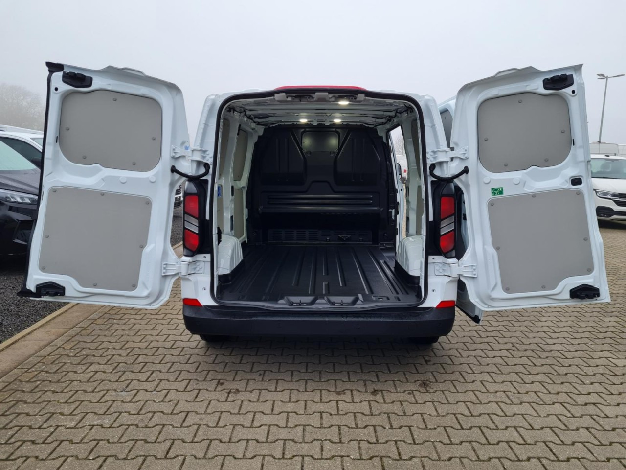 Ford Custom Kasten L1 Trend KLIMA KAMERA TEMPO VERKLEIDUNG - Мало комбе: слика 5 Ford Custom Kasten L1 Trend KLIMA KAMERA TEMPO VERKLEIDUNG - Мало комбе: слика 5