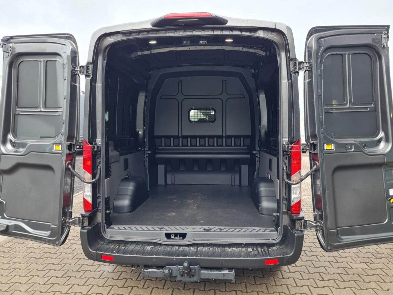 Товарно комбе, Комби со двојна кабина Ford Transit 3,5t Kasten Doka TDCi L3 Trend AHK Kamera: слика 16