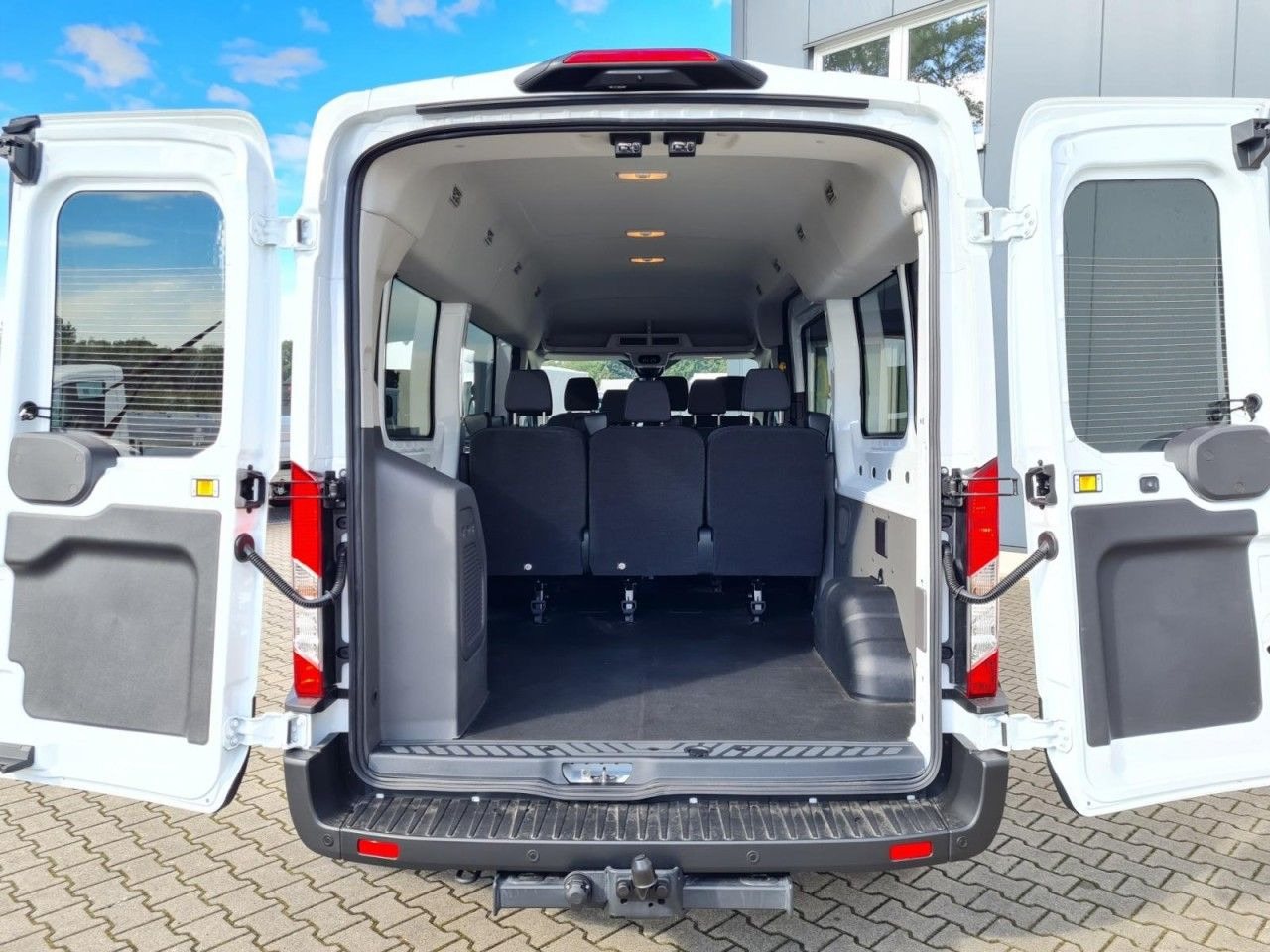 Ford Transit 350 Kombi TDCi L3 Trend 9 Sitzer AUTOMAT - Патничко комбе: слика 5 Ford Transit 350 Kombi TDCi L3 Trend 9 Sitzer AUTOMAT - Патничко комбе: слика 5