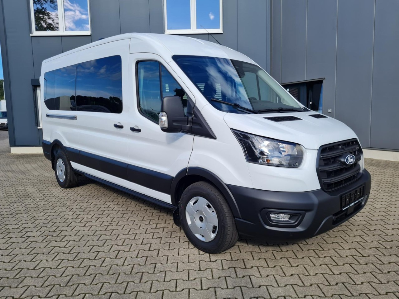 Ford Transit 350 Kombi TDCi L3 Trend 9 Sitzer AUTOMATIK - Комби со двојна кабина: слика 3 Ford Transit 350 Kombi TDCi L3 Trend 9 Sitzer AUTOMATIK - Комби со двојна кабина: слика 3
