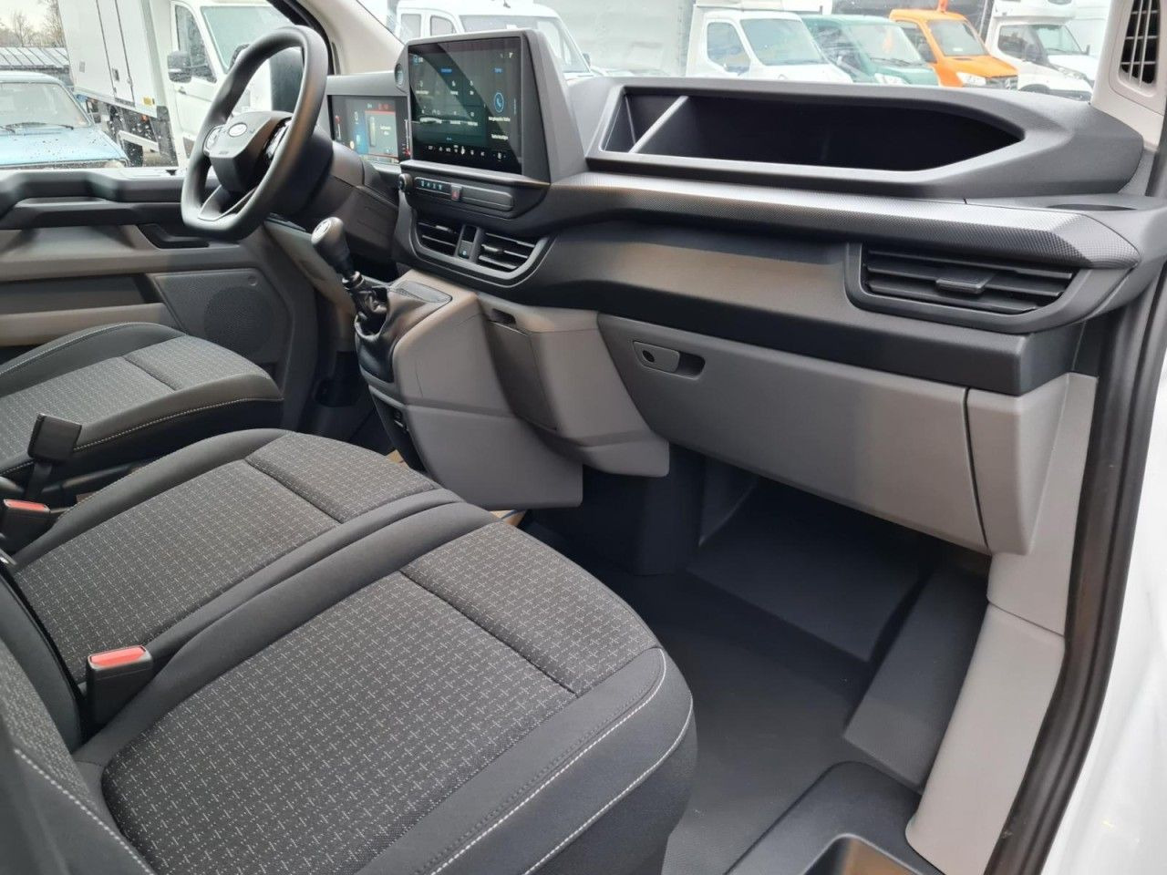 Автомобил Ford Transit Custom Kombi 320 L2 Trend 9 Sitze KAMERA: слика 22