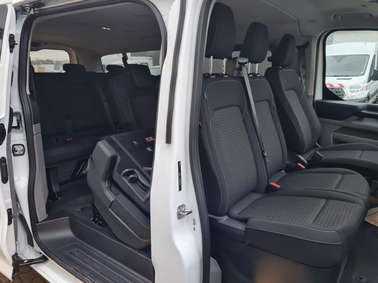 Автомобил Ford Transit Custom Kombi 320 L2 Trend 9 Sitze KAMERA: слика 13