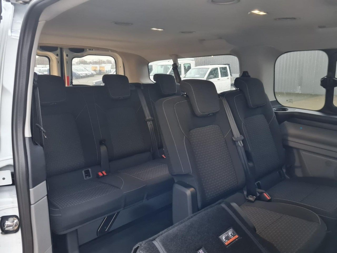 Автомобил Ford Transit Custom Kombi 320 L2 Trend 9 Sitze KAMERA: слика 14