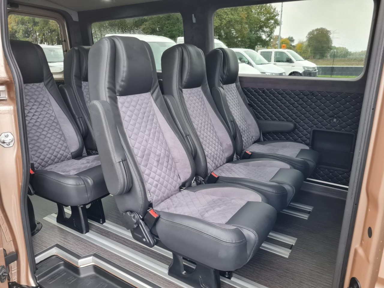 Man TGE 3.180 TDi Kombi 9 Sitze ALU KAMERA LED LEDER Sonderumbau - Комби со двојна кабина: слика 4 Man TGE 3.180 TDi Kombi 9 Sitze ALU KAMERA LED LEDER Sonderumbau - Комби со двојна кабина: слика 4