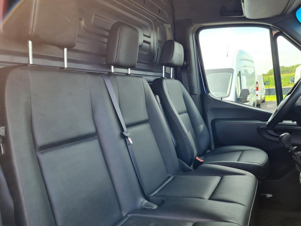 Товарно комбе Mercedes-Benz Sprinter 316 Kasten CDI MR RWD AHK MBUX KAMERA: слика 19