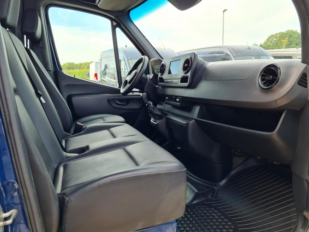 Товарно комбе Mercedes-Benz Sprinter 316 Kasten CDI MR RWD AHK MBUX KAMERA: слика 15