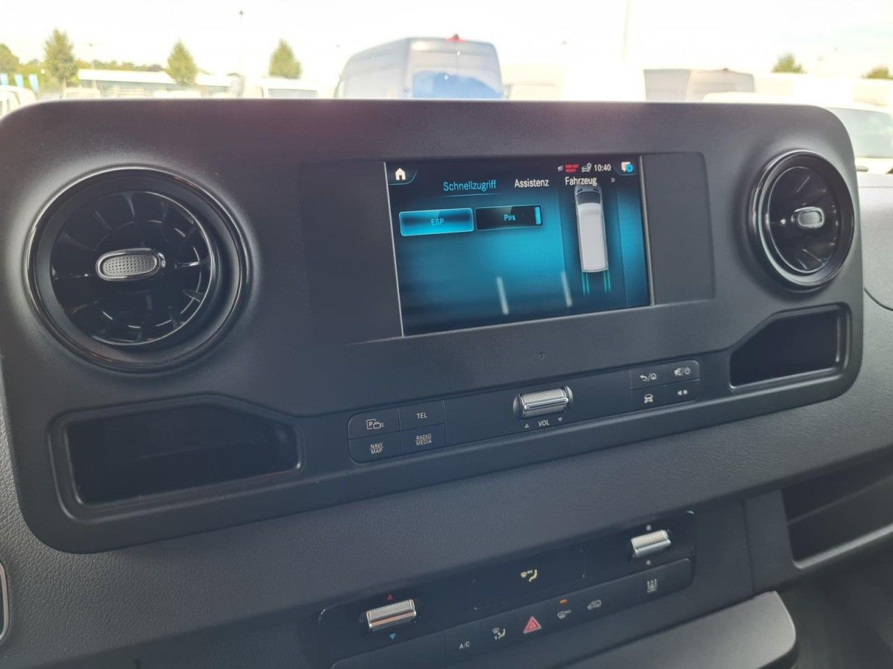 Товарно комбе Mercedes-Benz Sprinter 316 Kasten CDI MR RWD AHK MBUX KAMERA: слика 11