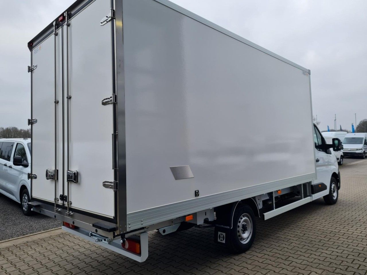 Renault Master 35 New Möbel Koffer LF 4.80m KLIMA TEMPOM - Комбе фургон: слика 4 Renault Master 35 New Möbel Koffer LF 4.80m KLIMA TEMPOM - Комбе фургон: слика 4