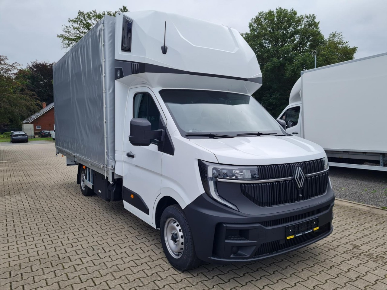 Renault Master 35 Pritsche Schiebe Plane Schlafkab 10 PAL LUFTFEDER - Комбе со церада: слика 2 Renault Master 35 Pritsche Schiebe Plane Schlafkab 10 PAL LUFTFEDER - Комбе со церада: слика 2