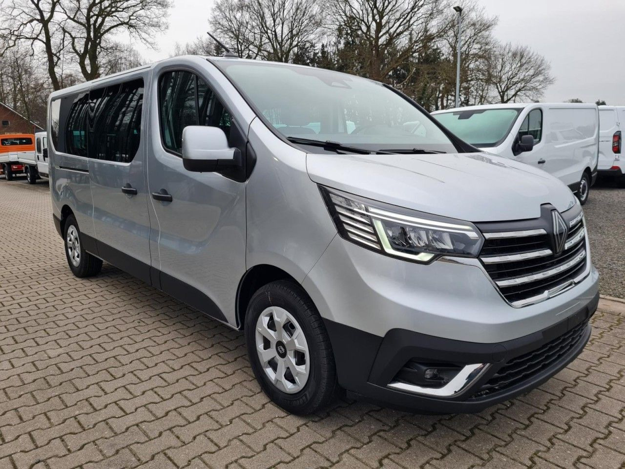 Renault Trafic Kombi 9-Sitze L2 Grand Equilibre KLIMA TE - Караван: слика 3 Renault Trafic Kombi 9-Sitze L2 Grand Equilibre KLIMA TE - Караван: слика 3