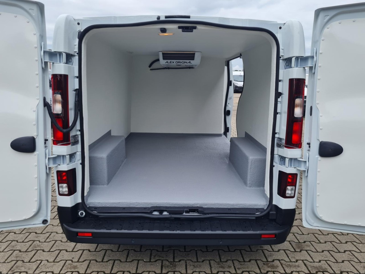 Renault Trafic Kühlkasten 3.0t L2 KLIMA LED NAVI/APP TEMPO - Комбе ладилник: слика 5 Renault Trafic Kühlkasten 3.0t L2 KLIMA LED NAVI/APP TEMPO - Комбе ладилник: слика 5