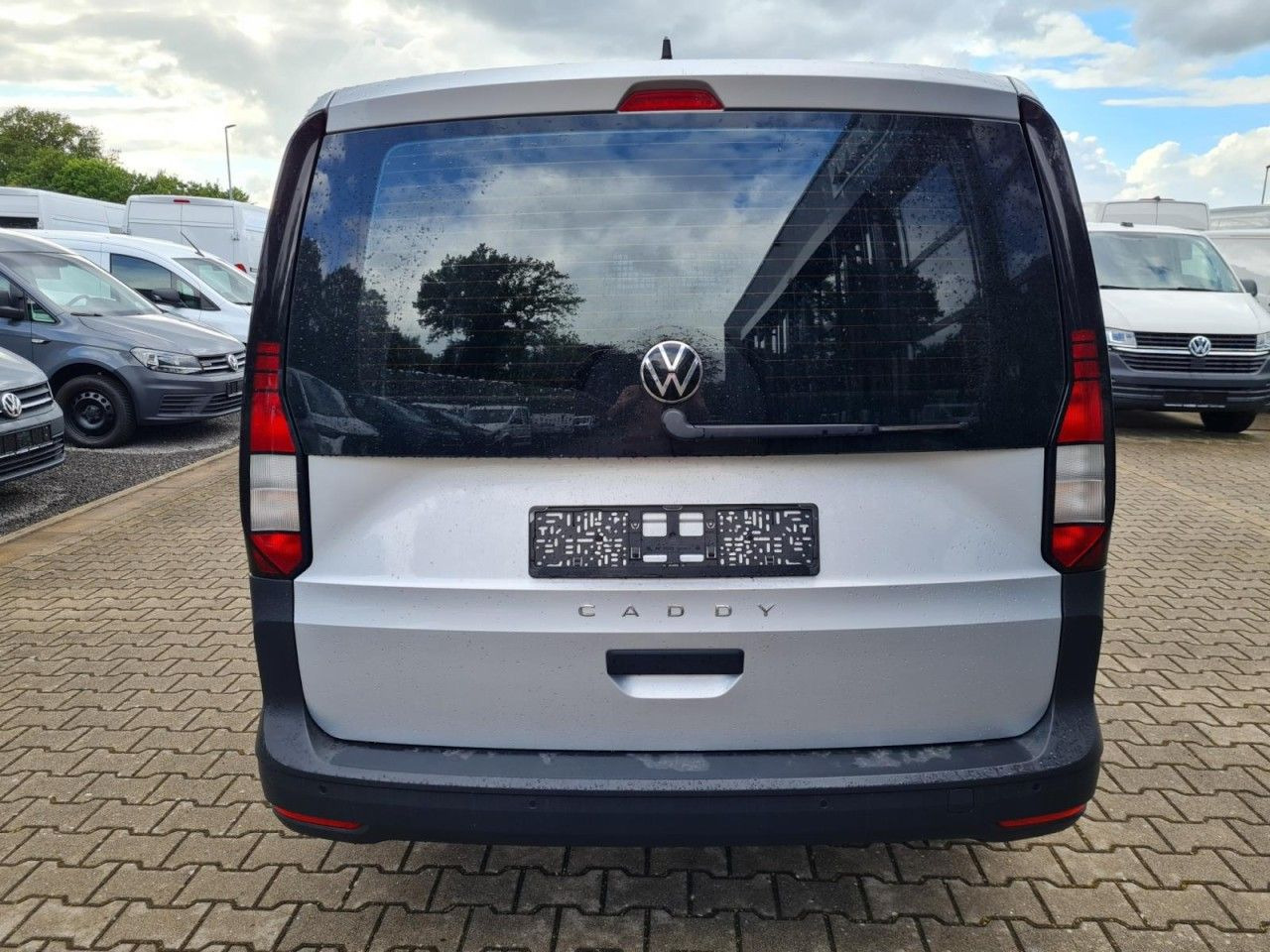 Volkswagen Caddy Cargo Maxi 2.0 TDI NAVI PDC KLIMA Alufelge - Мало комбе: слика 5 Volkswagen Caddy Cargo Maxi 2.0 TDI NAVI PDC KLIMA Alufelge - Мало комбе: слика 5
