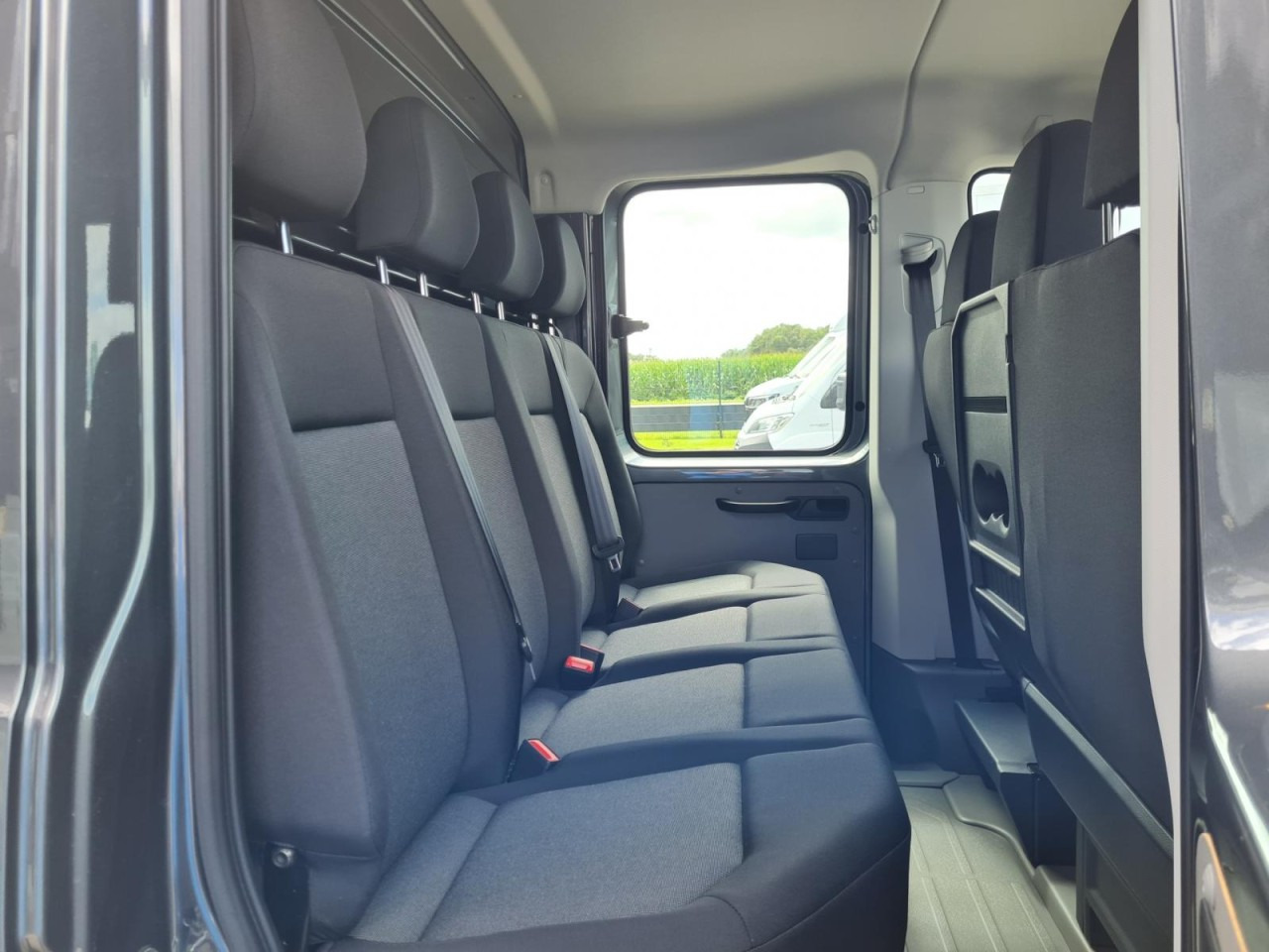 Volkswagen Crafter 35 DOKA 7-Sitze Maxi L4 KLIMA TEMPOMAT - Комбе со отворен сандак, Комби со двојна кабина: слика 4 Volkswagen Crafter 35 DOKA 7-Sitze Maxi L4 KLIMA TEMPOMAT - Комбе со отворен сандак, Комби со двојна кабина: слика 4