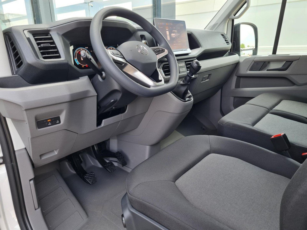 Volkswagen Crafter 35 Doka TDI MR LED KLIMA - Комбе со отворен сандак, Комби со двојна кабина: слика 4 Volkswagen Crafter 35 Doka TDI MR LED KLIMA - Комбе со отворен сандак, Комби со двојна кабина: слика 4