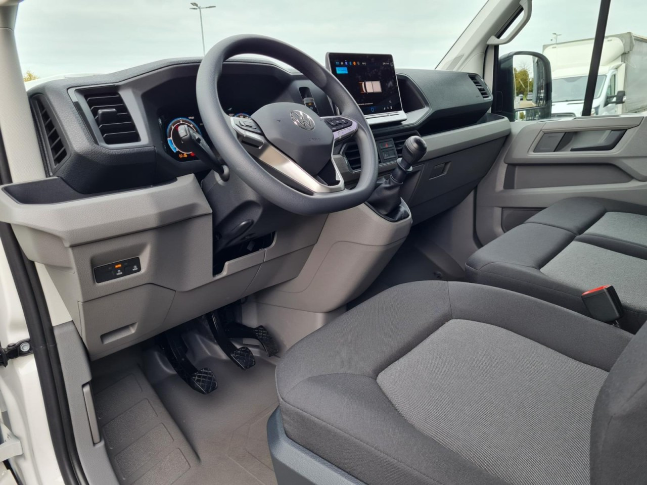 Volkswagen Crafter 35 Doka TDI Pritsche L4 AHK Komfortsitz - Комбе со отворен сандак, Комби со двојна кабина: слика 4 Volkswagen Crafter 35 Doka TDI Pritsche L4 AHK Komfortsitz - Комбе со отворен сандак, Комби со двојна кабина: слика 4