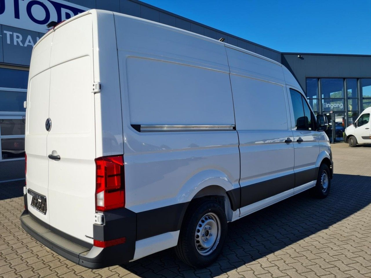 Volkswagen Crafter 35 Kasten MR Hoch 4 Motion DSG KLIMA TEM - Товарно комбе: слика 4 Volkswagen Crafter 35 Kasten MR Hoch 4 Motion DSG KLIMA TEM - Товарно комбе: слика 4