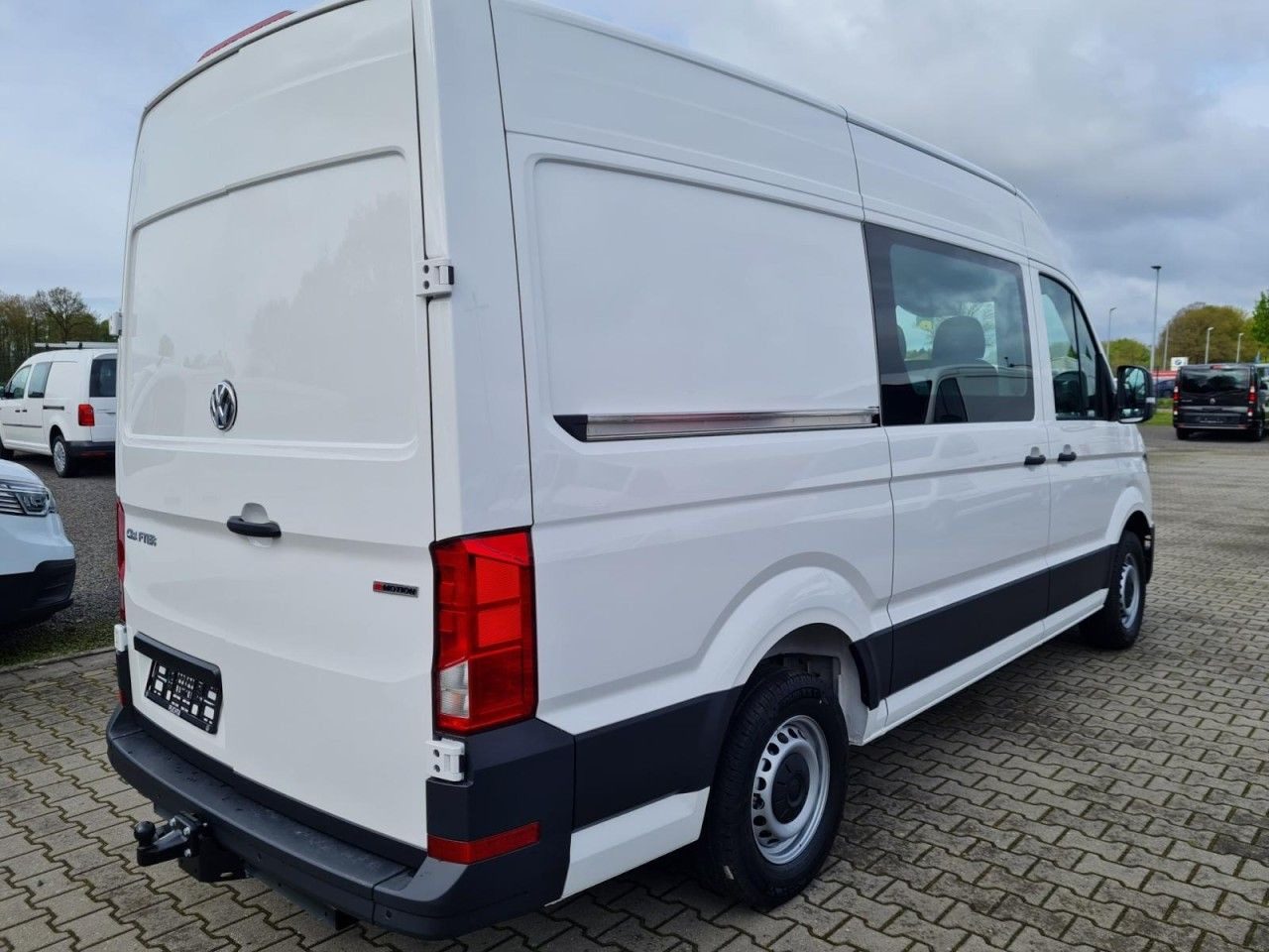 Volkswagen Crafter 35 Kasten Plus Doka mixto 4motion AHK - Товарно комбе, Комби со двојна кабина: слика 4 Volkswagen Crafter 35 Kasten Plus Doka mixto 4motion AHK - Товарно комбе, Комби со двојна кабина: слика 4