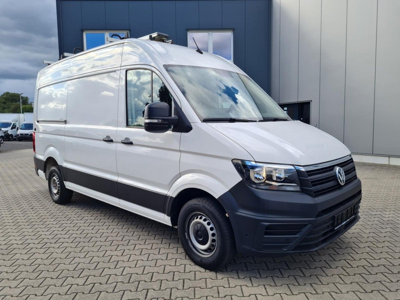 Volkswagen Crafter 35 Kasten TDI MR L3H3 NAVI TOUCH KAMERA - Товарно комбе: слика 3 Volkswagen Crafter 35 Kasten TDI MR L3H3 NAVI TOUCH KAMERA - Товарно комбе: слика 3
