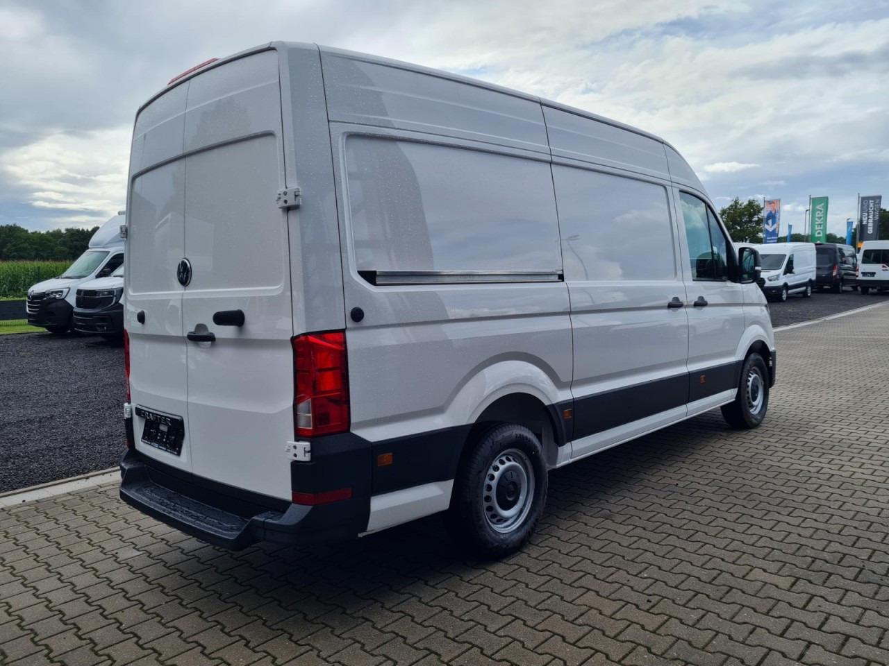 Volkswagen Crafter 35 Kasten TDI MR PDC WERKSTATTEINRICHTUNG - Товарно комбе: слика 4 Volkswagen Crafter 35 Kasten TDI MR PDC WERKSTATTEINRICHTUNG - Товарно комбе: слика 4