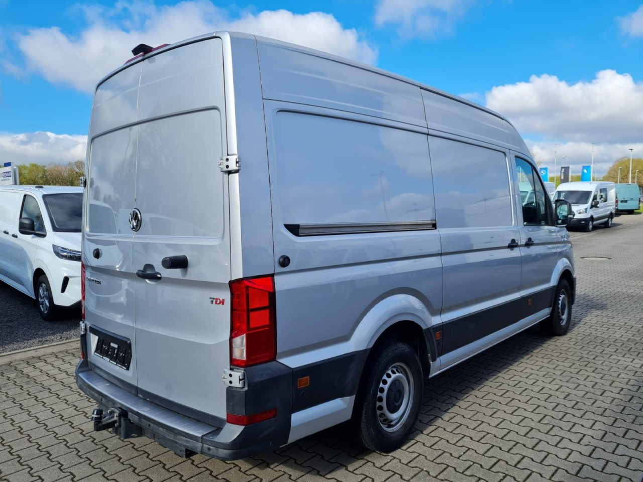 Volkswagen Crafter 35 Kasten TDI MR hoch NAVI KLIMA TEMPOMAT - Товарно комбе: слика 4 Volkswagen Crafter 35 Kasten TDI MR hoch NAVI KLIMA TEMPOMAT - Товарно комбе: слика 4
