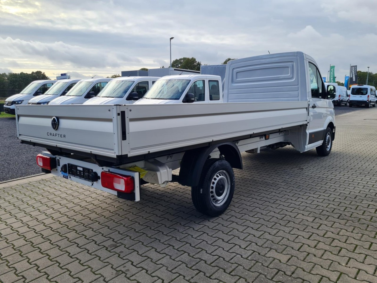 Volkswagen Crafter 35 Pritsche Tdi LR L4 KLIMA TEMPOMAT - Комбе со отворен сандак: слика 4 Volkswagen Crafter 35 Pritsche Tdi LR L4 KLIMA TEMPOMAT - Комбе со отворен сандак: слика 4