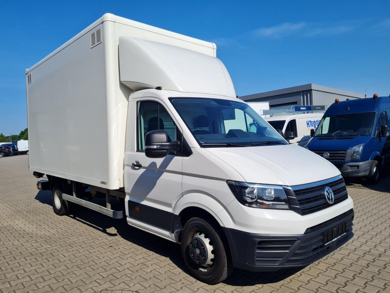 Volkswagen Crafter 50 Koffer hoch 2.0 TDI LBW KLIMA KAMERA - Комбе фургон: слика 3 Volkswagen Crafter 50 Koffer hoch 2.0 TDI LBW KLIMA KAMERA - Комбе фургон: слика 3