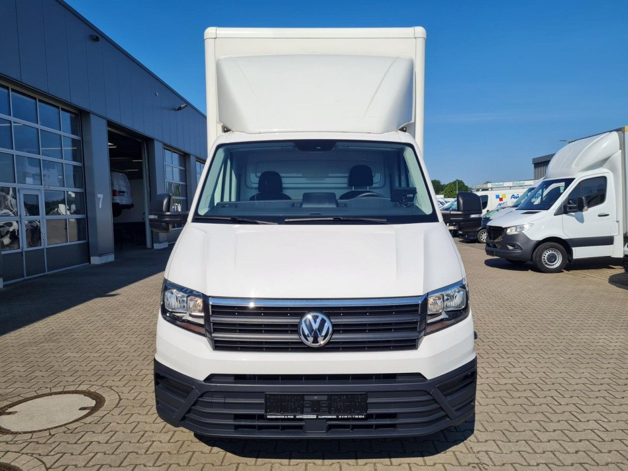 Volkswagen Crafter 50 Koffer hoch 2.0 TDI LBW KLIMA KAMERA - Комбе фургон: слика 2 Volkswagen Crafter 50 Koffer hoch 2.0 TDI LBW KLIMA KAMERA - Комбе фургон: слика 2