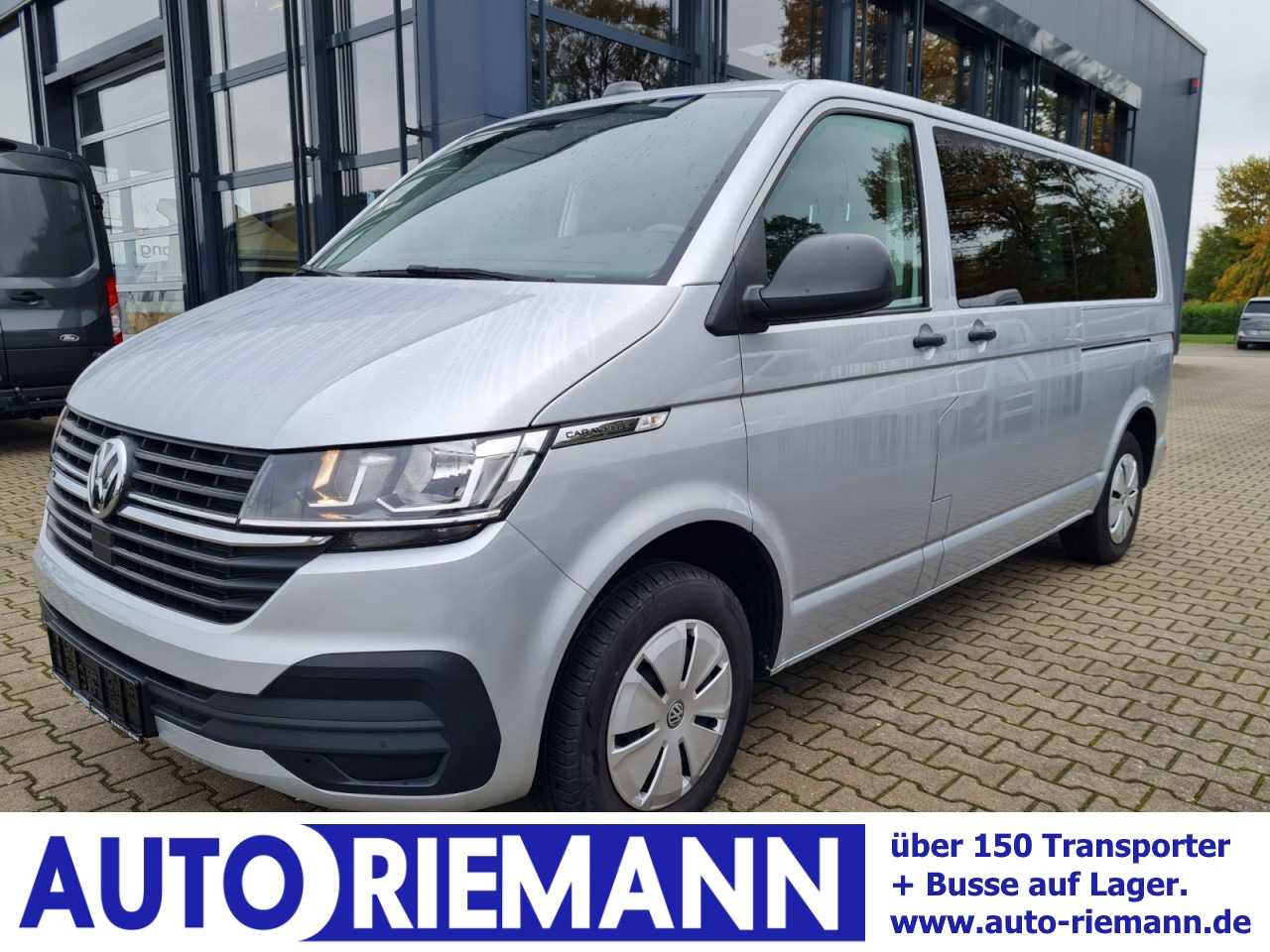 Volkswagen T6.1 Caravelle TDI lang 9 Sitzer 2 Schiebetüren Trendl. - Минибус, Патничко комбе: слика 1 Volkswagen T6.1 Caravelle TDI lang 9 Sitzer 2 Schiebetüren Trendl. - Минибус, Патничко комбе: слика 1