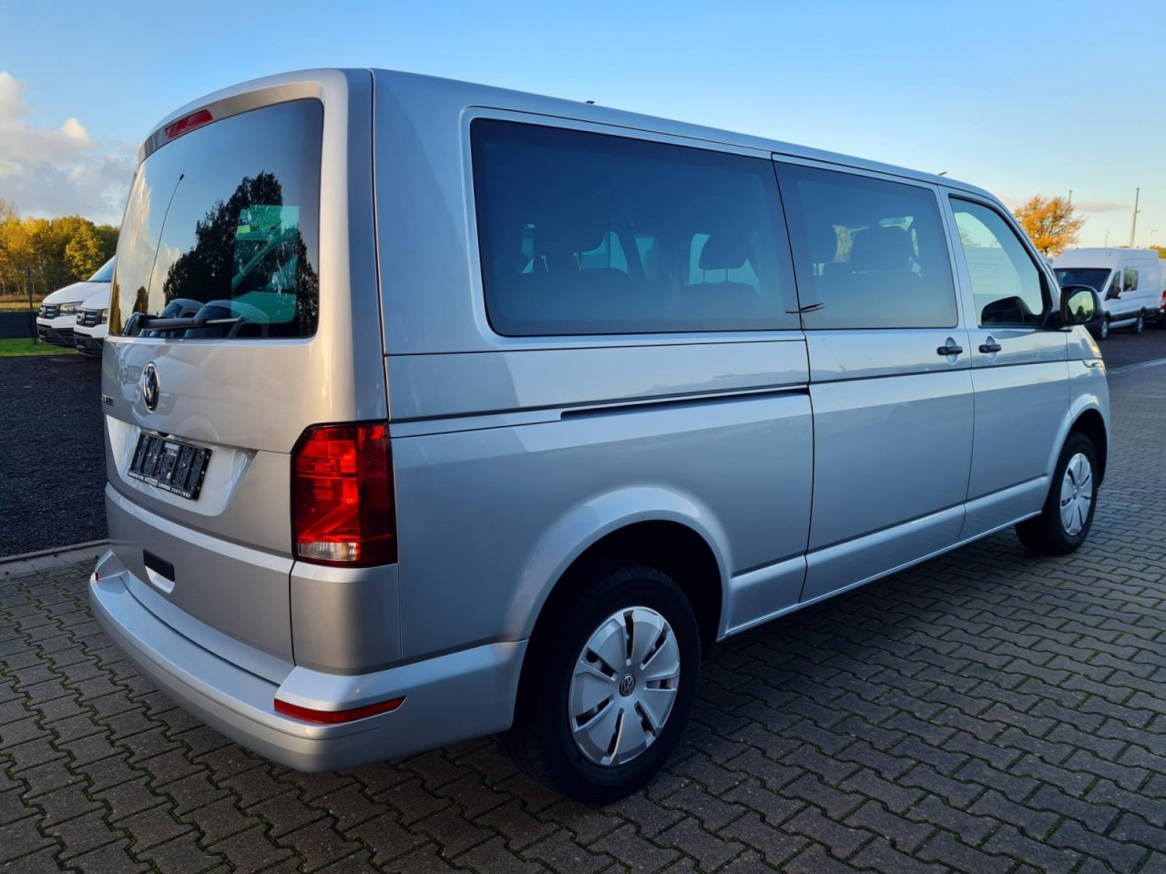 Volkswagen T6.1 Caravelle TDI lang 9 Sitzer 2 Schiebetüren Trendl. - Минибус, Патничко комбе: слика 5 Volkswagen T6.1 Caravelle TDI lang 9 Sitzer 2 Schiebetüren Trendl. - Минибус, Патничко комбе: слика 5