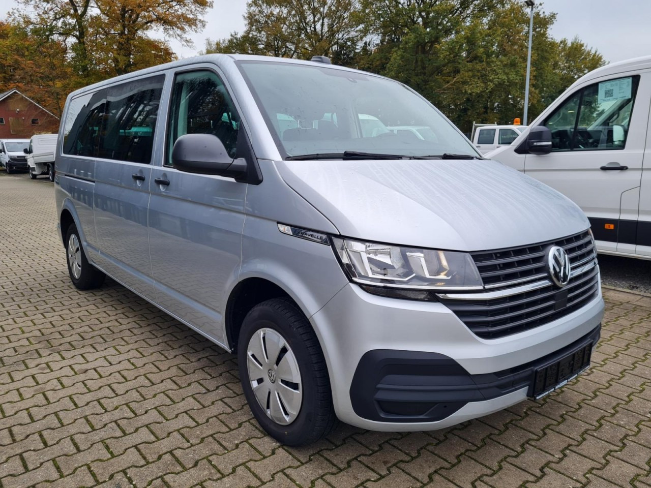 Volkswagen T6.1 Caravelle TDI lang 9 Sitzer 2 Schiebetüren Trendl. - Минибус, Патничко комбе: слика 3 Volkswagen T6.1 Caravelle TDI lang 9 Sitzer 2 Schiebetüren Trendl. - Минибус, Патничко комбе: слика 3