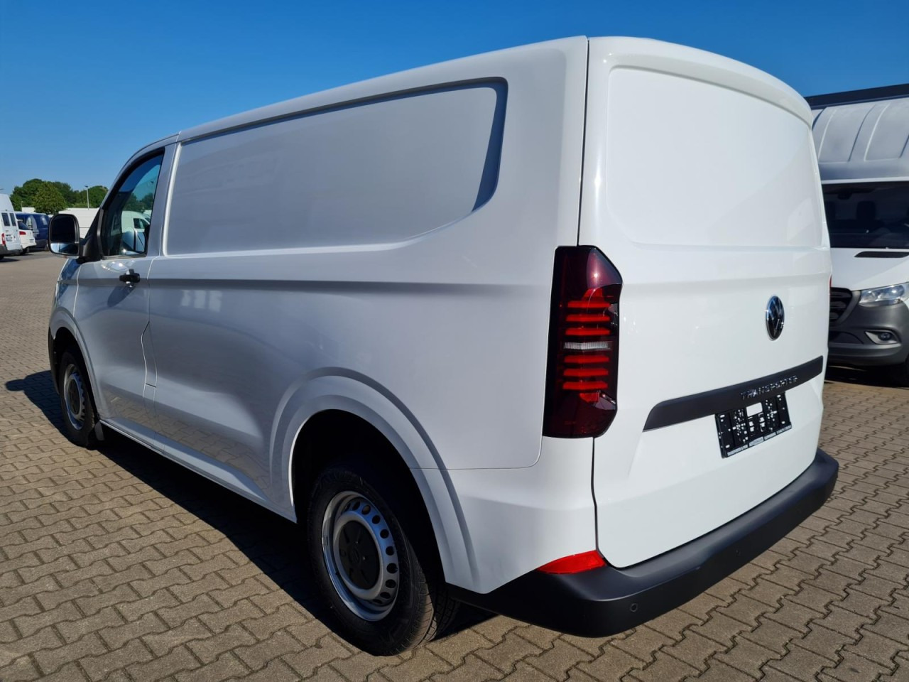 Volkswagen T7 Transporter Kasten Tdi KR Heckklappe PDC KLIMA - Мало комбе: слика 4 Volkswagen T7 Transporter Kasten Tdi KR Heckklappe PDC KLIMA - Мало комбе: слика 4