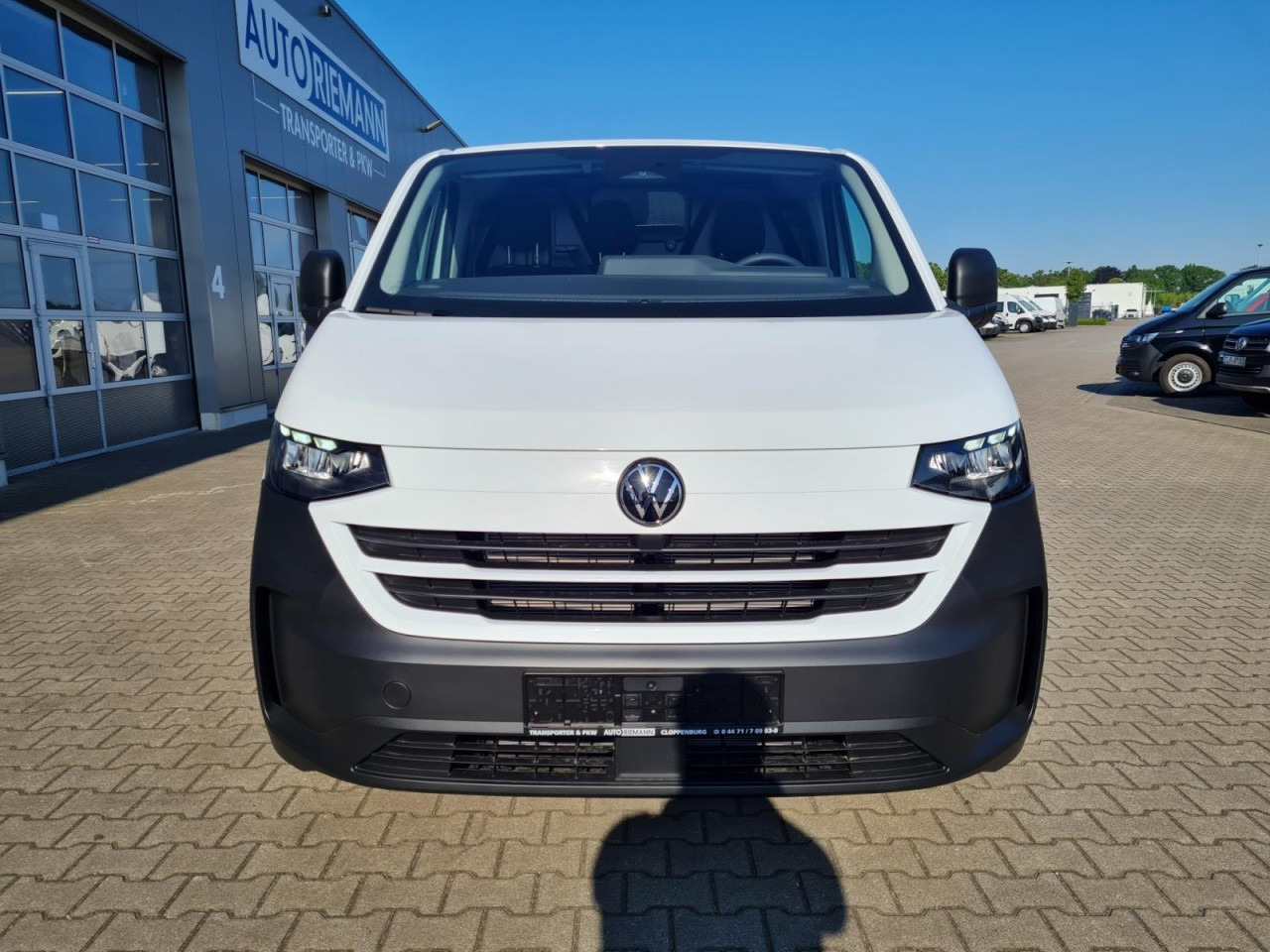 Volkswagen T7 Transporter Kasten Tdi KR Heckklappe PDC KLIMA - Мало комбе: слика 2 Volkswagen T7 Transporter Kasten Tdi KR Heckklappe PDC KLIMA - Мало комбе: слика 2