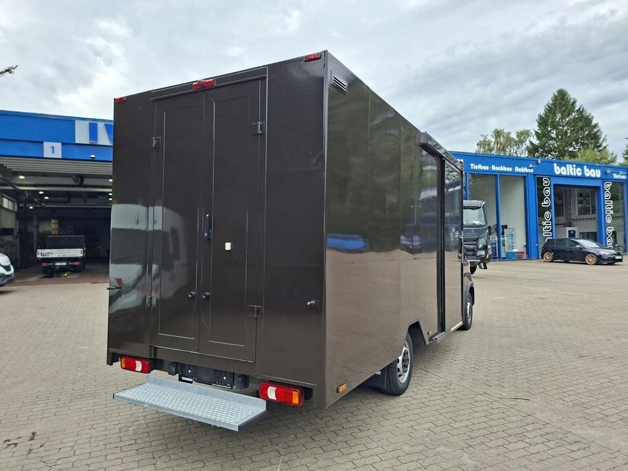 Iveco Daily 35S16A8 Integralkoffer, Kamera, Automat... - Комбе фургон: слика 5 Iveco Daily 35S16A8 Integralkoffer, Kamera, Automat... - Комбе фургон: слика 5