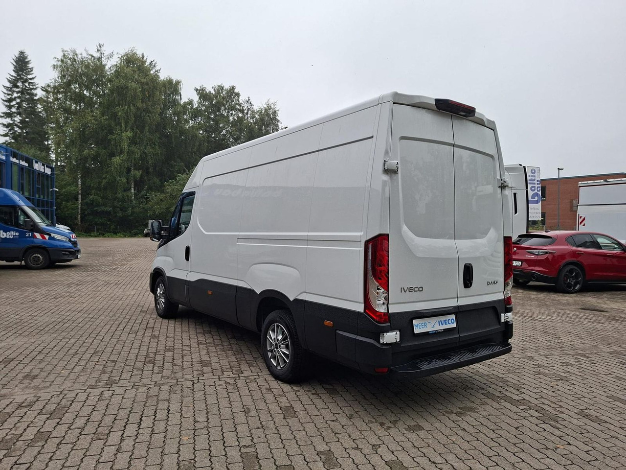 Iveco Daily 35S16A8V 115KW Klima - Radio Rückfahrka... - Товарно комбе: слика 3 Iveco Daily 35S16A8V 115KW Klima - Radio Rückfahrka... - Товарно комбе: слика 3