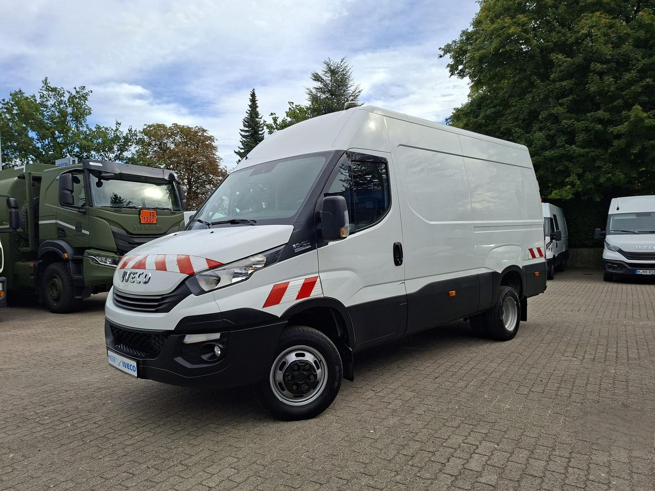 Iveco Daily 50C18HA8 V AHK, RADIO, KLIMA, 132 kW (1... - Комбе со отворен сандак: слика 1 Iveco Daily 50C18HA8 V AHK, RADIO, KLIMA, 132 kW (1... - Комбе со отворен сандак: слика 1