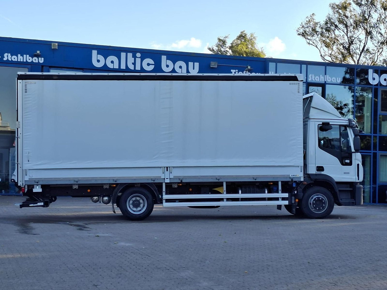 Iveco ML120E25/P JUNGE KOFFER LBW 1,5t AHK 185 kW (... - Камион: слика 3 Iveco ML120E25/P JUNGE KOFFER LBW 1,5t AHK 185 kW (... - Камион: слика 3