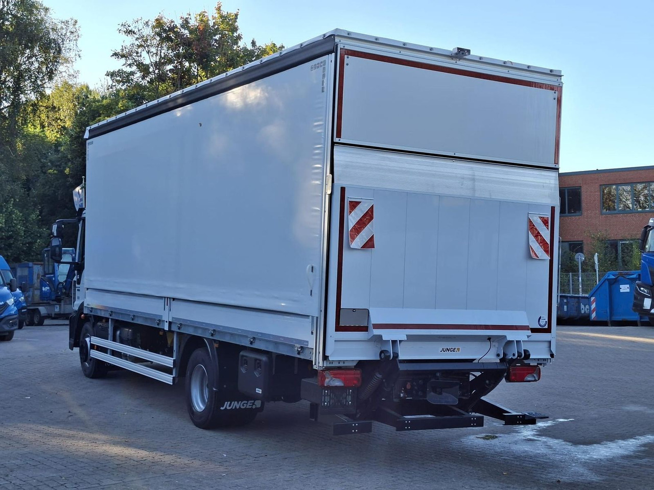 Iveco ML120E25/P JUNGE KOFFER LBW 1,5t AHK 185 kW (... - Камион: слика 4 Iveco ML120E25/P JUNGE KOFFER LBW 1,5t AHK 185 kW (... - Камион: слика 4