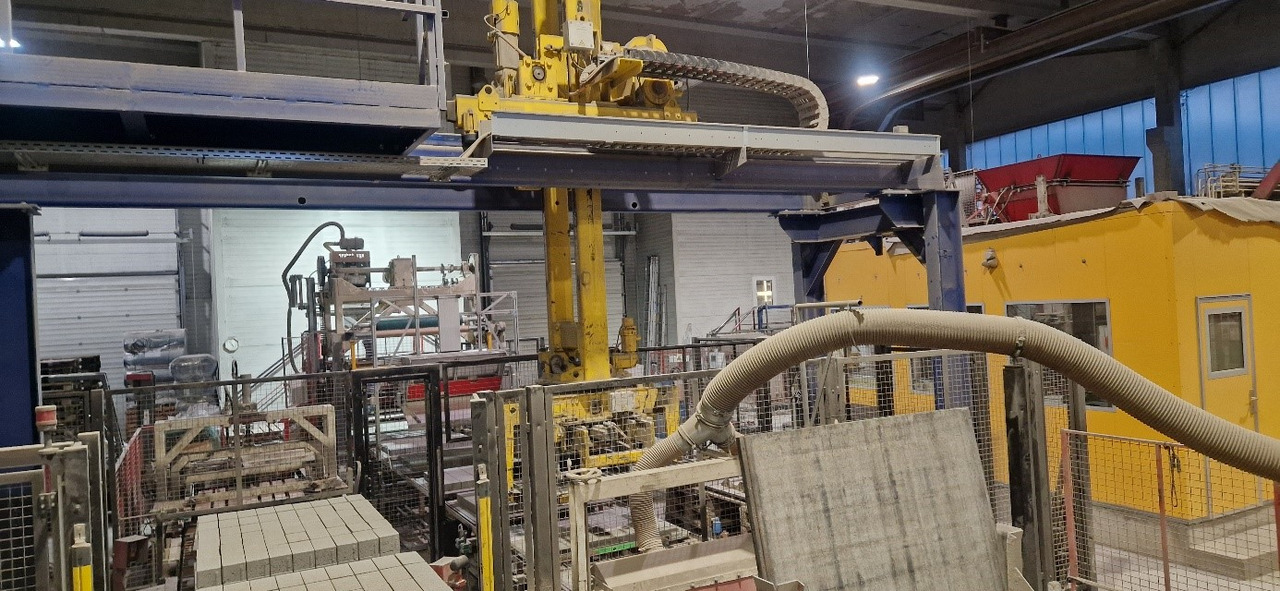 Henke Variant 140/115/50 – Fully automatic block production line / Vollautomatische Steinfertigungsanlage - Машина за бетон: слика 2 Henke Variant 140/115/50 – Fully automatic block production line / Vollautomatische Steinfertigungsanlage - Машина за бетон: слика 2